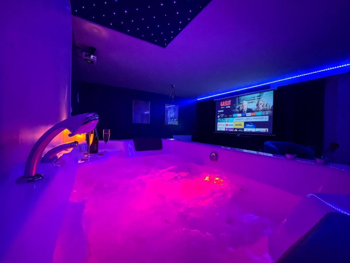 Spa Sous Les Etoiles - Cinema - Netflix - Parking - Gare Амьен Экстерьер фото